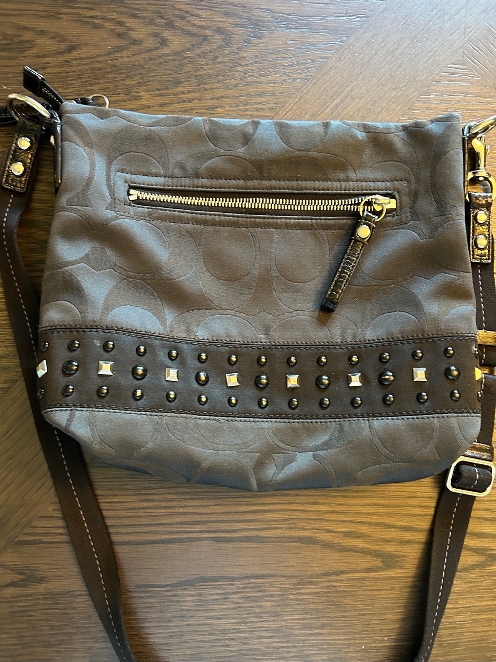 Coach Black Signature Sateen Crossbody w Stud Accents EXCELLENT CONDITION 12x10 - Picture 2 of 11